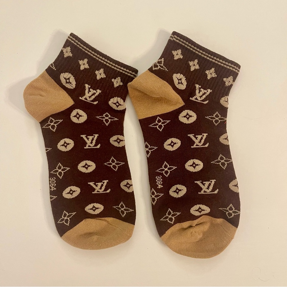 NWOT Monogram Print Ankle Socks - Coffee Brown & Tan (Fits 5-7)